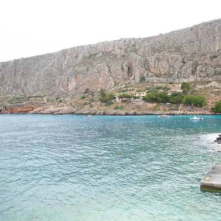 Gerolimin Blue شقة